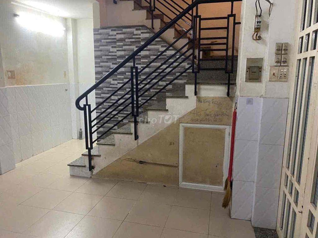 Nhà thuê hẻm 131/ Tân Hương - Tân Phú  Hẻm xe tải thông  Dt 4,5x14m  1