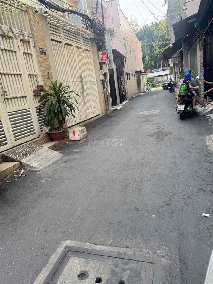 Nhà thuê hẻm 131/ Tân Hương - Tân Phú  Hẻm xe tải thông  Dt 4,5x14m  1