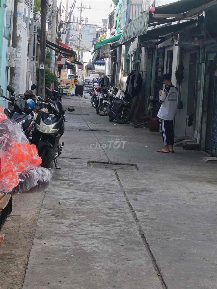 Nhà thuê hẻm xe hơi Mã Lò Bình Tân Dt 4x16 m gác lửng  Nhà sạch đẹp ti