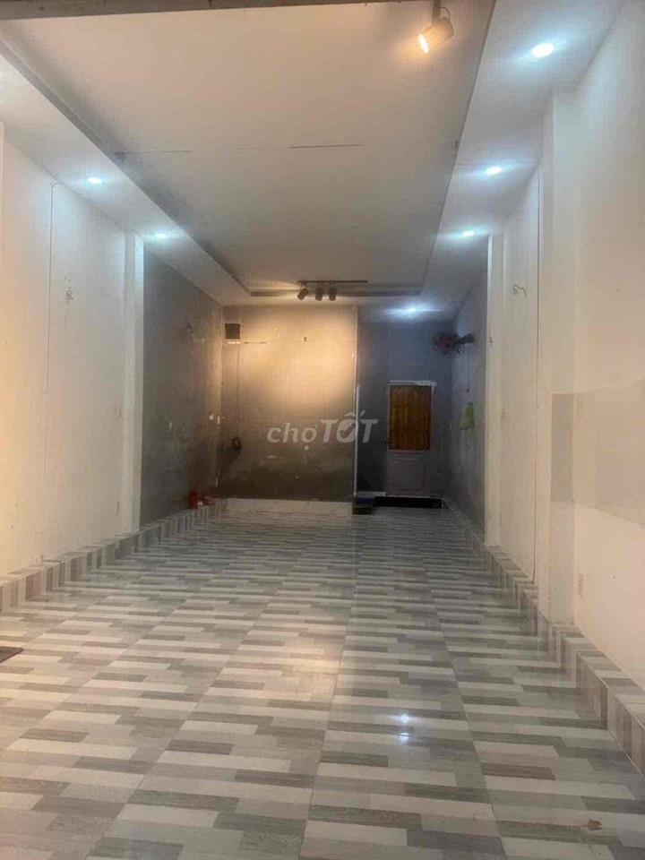 Nhà thuê mặt tiền đường Trần Quang Cơ f Phú Thạnh Dt 4x10m cấp 4 trống