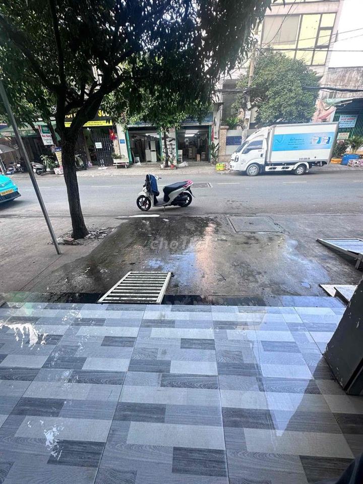Nhà thuê mặt tiền đường Trần Quang Cơ f Phú Thạnh Dt 4x10m cấp 4 trống