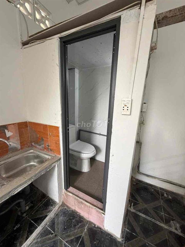 Nhà thuê hẻm 25/// Nguyễn Minh Châu f Phú Trung Tân phú Dt 4x10m 1 lầu