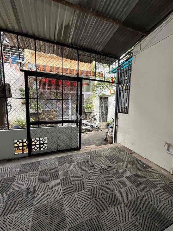 Nhà thuê hẻm 3m thông cách mặt tiền Vườn Lài 30m Dt 4x16m gác lửng 2 p