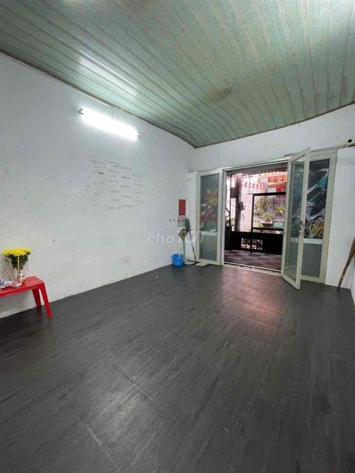 Nhà thuê hẻm 3m thông cách mặt tiền Vườn Lài 30m Dt 4x16m gác lửng 2 p