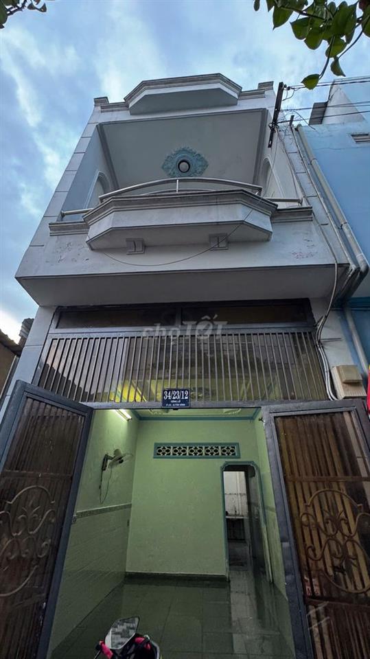 Nhà 3 phòng ngủ, 2 toilet, p.khách, bếp