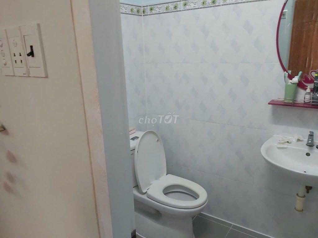 Cho thuê nhà đường Đồng Đen phường 14, quận Tân Bình (gần ngã 3)