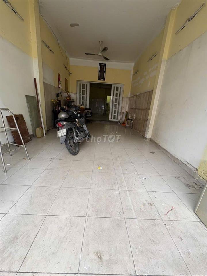 Cho thuê nhà nguyên căn 1004 Lạc Long Quân, TP HCM