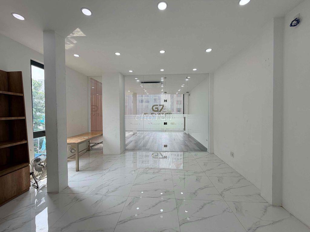 Chính chủ cho thuê 2 sàn văn phòng toà nhà góc 2 MT Cộng Hoà