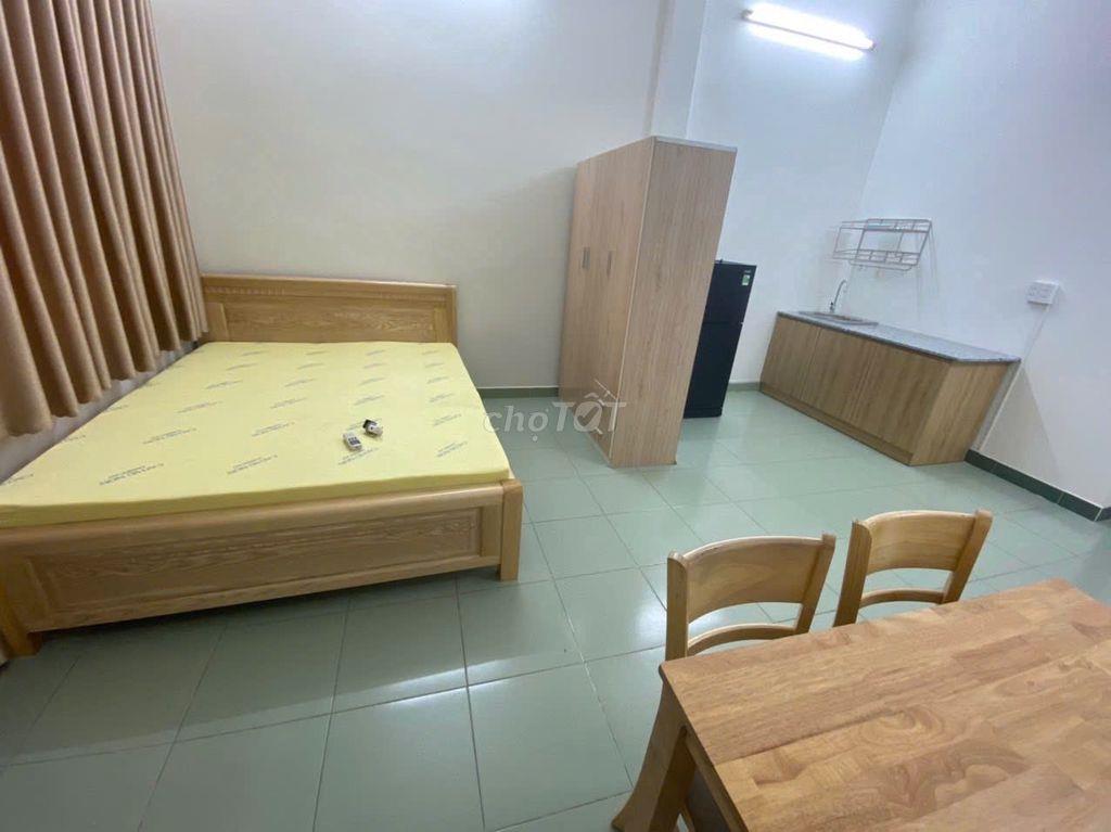 Cho thuê phòng Bạch Đằng, ban công cửa sổ, nội thất đầy đủ, giá 4.5tr