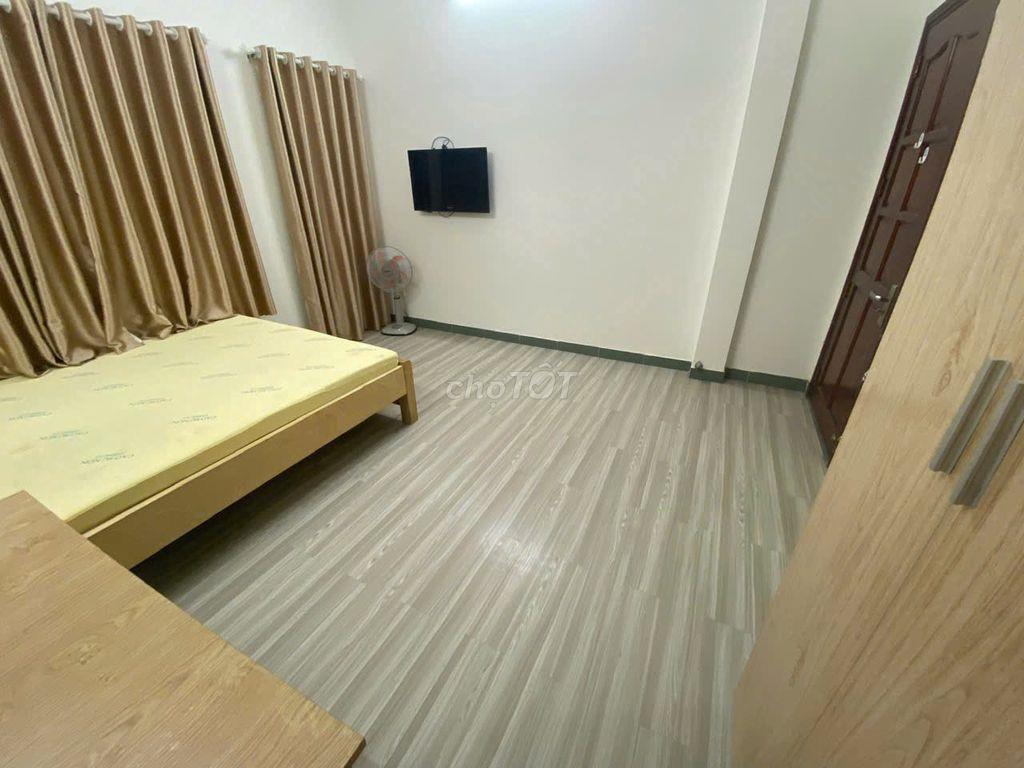 Cho thuê phòng Bạch Đằng, ban công cửa sổ, nội thất đầy đủ, giá 4.5tr