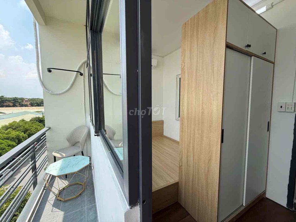 Căn hộ tách bếp ban công full nội thất gần sân bay công viên HVT