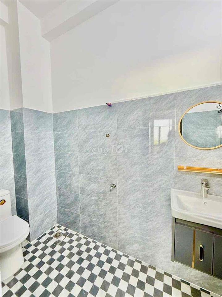Căn hộ tách bếp ban công full nội thất gần sân bay công viên HVT