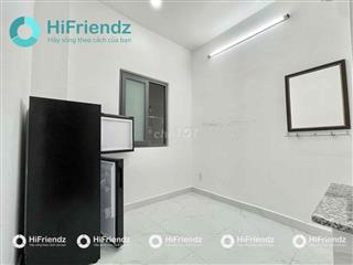 Phòng full nội thất 2 phút qua đh Văn Hiến cửa sổ trời