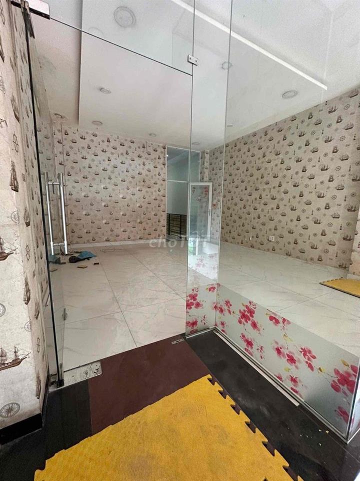 CHO THUÊ MẶT BẰNG KINH DOANH NGAY MẶT TIỀN-ĐẬU XE HƠI-Ở LẠI