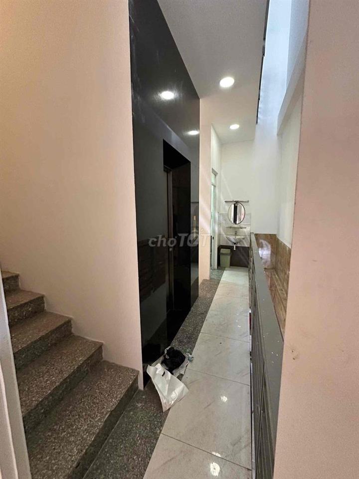 CHO THUÊ MẶT BẰNG KINH DOANH NGAY MẶT TIỀN-ĐẬU XE HƠI-Ở LẠI
