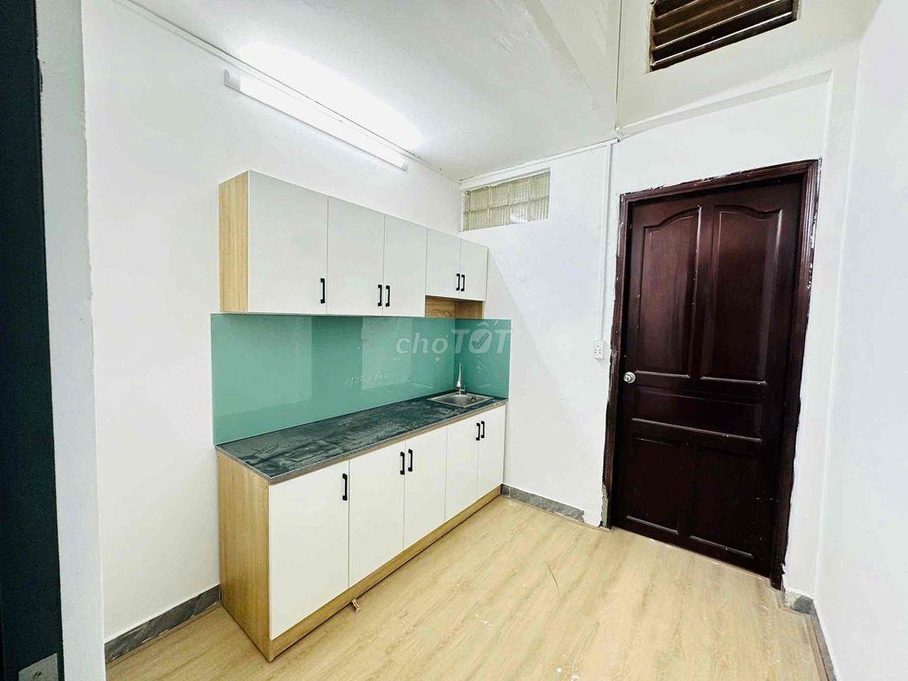 TRỐNG SẴN STUDIO TÁCH BẾP-MÁY GIẶT RIÊNG NGAY KHU BÀU CÁT GẦN CHỢ