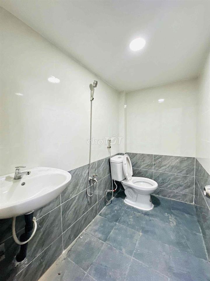TRỐNG SẴN STUDIO TÁCH BẾP-MÁY GIẶT RIÊNG NGAY KHU BÀU CÁT GẦN CHỢ