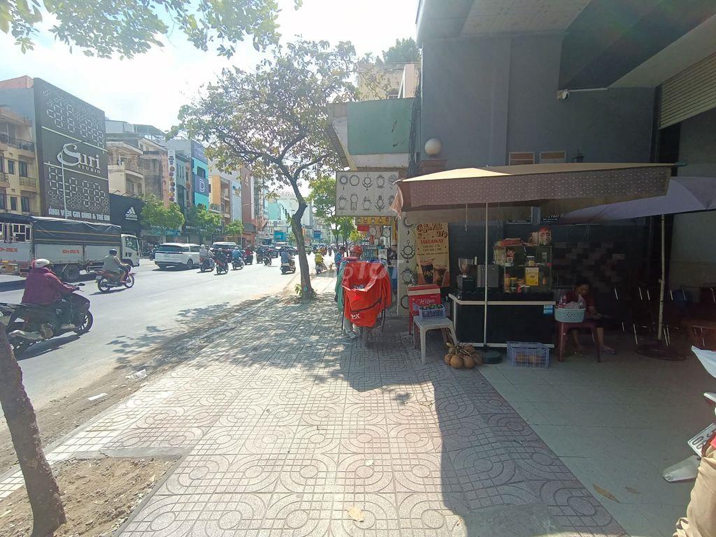 Văn Phòng Cho Thuê Mặt Tiền Đường Cộng Hòa Gần ETOWN Đối Diện Sân Bay