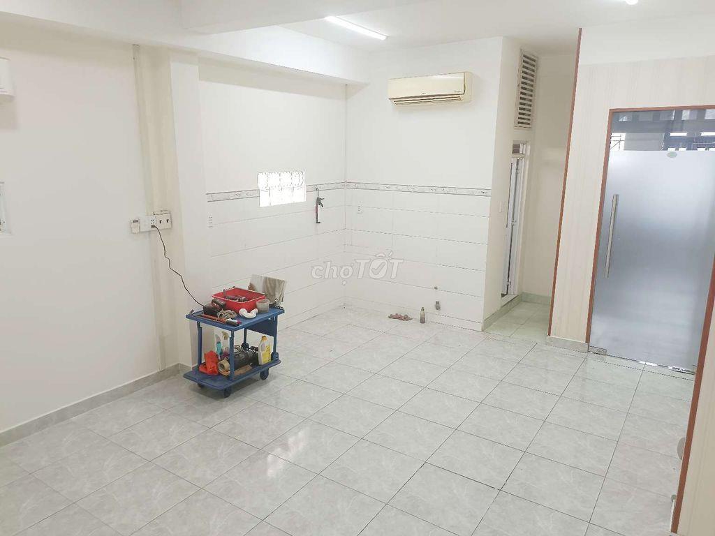 Văn Phòng Cho Thuê Mặt Tiền Đường Cộng Hòa Gần ETOWN Đối Diện Sân Bay