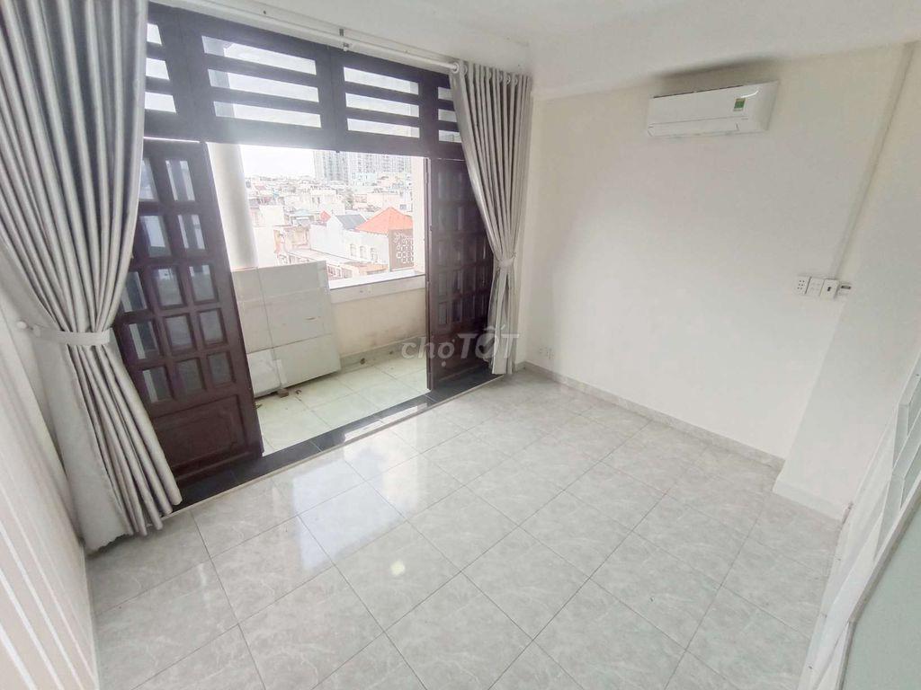 Văn Phòng Cho Thuê Mặt Tiền Đường Cộng Hòa Gần ETOWN Đối Diện Sân Bay