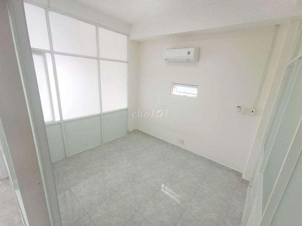 Văn Phòng Cho Thuê Mặt Tiền Đường Cộng Hòa Gần ETOWN Đối Diện Sân Bay