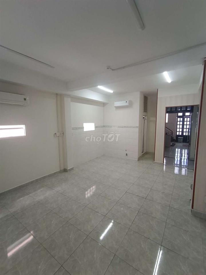 Căn Hộ 2PN 60m2 Mặt Tiền Cộng Hòa Đối Diện Sân Bay Giá Thương Lượng