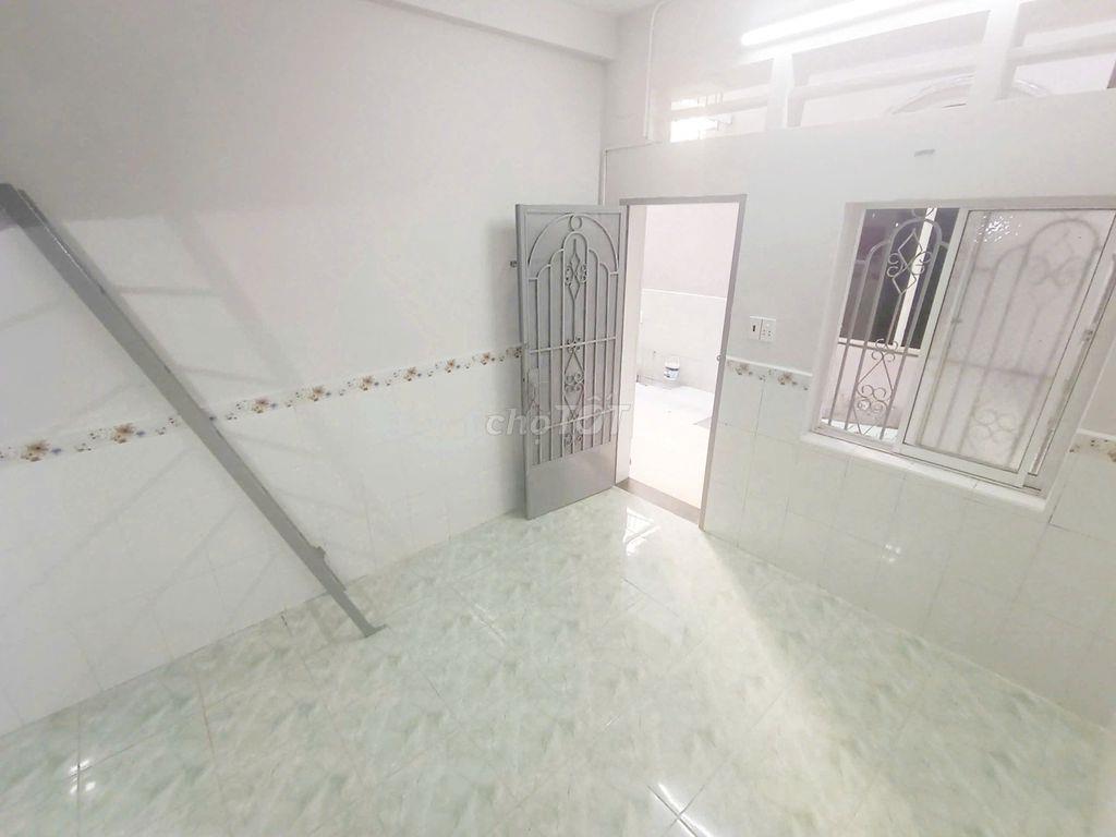 Phòng Trọ Bình Dân Hẻm Núi Thành-Gần ETOWN