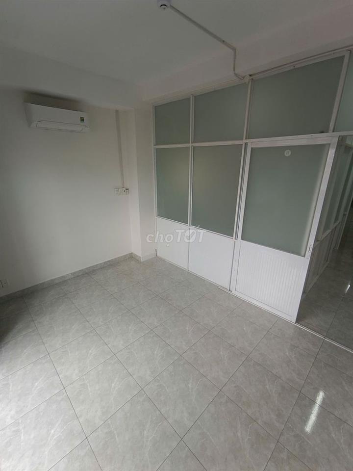 Văn Phòng Cho Thuê Mặt Tiền Đường Cộng Hòa Đối Diện Sân Bay Gần Etown