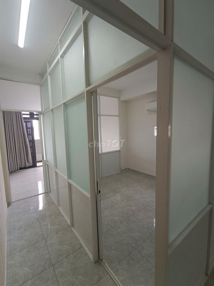 Văn Phòng Cho Thuê Mặt Tiền Đường Cộng Hòa Đối Diện Sân Bay Gần Etown