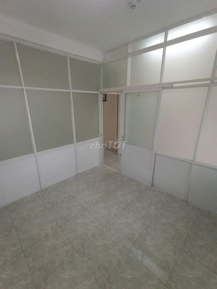 Văn Phòng Cho Thuê Mặt Tiền Đường Cộng Hòa Đối Diện Sân Bay Gần Etown