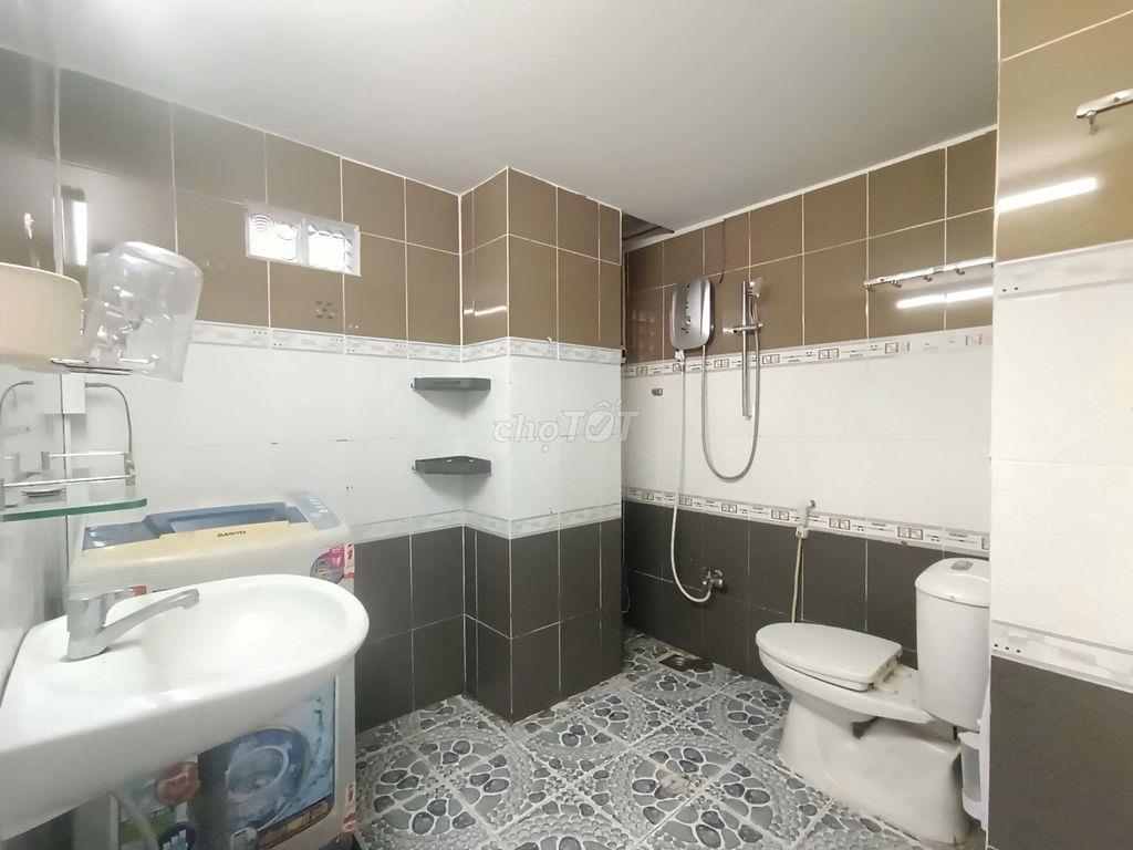 Căn Hộ 2PN 70m2 Mặt Tiền Cộng Hòa Đối Diện Sân Bay Gần Etown