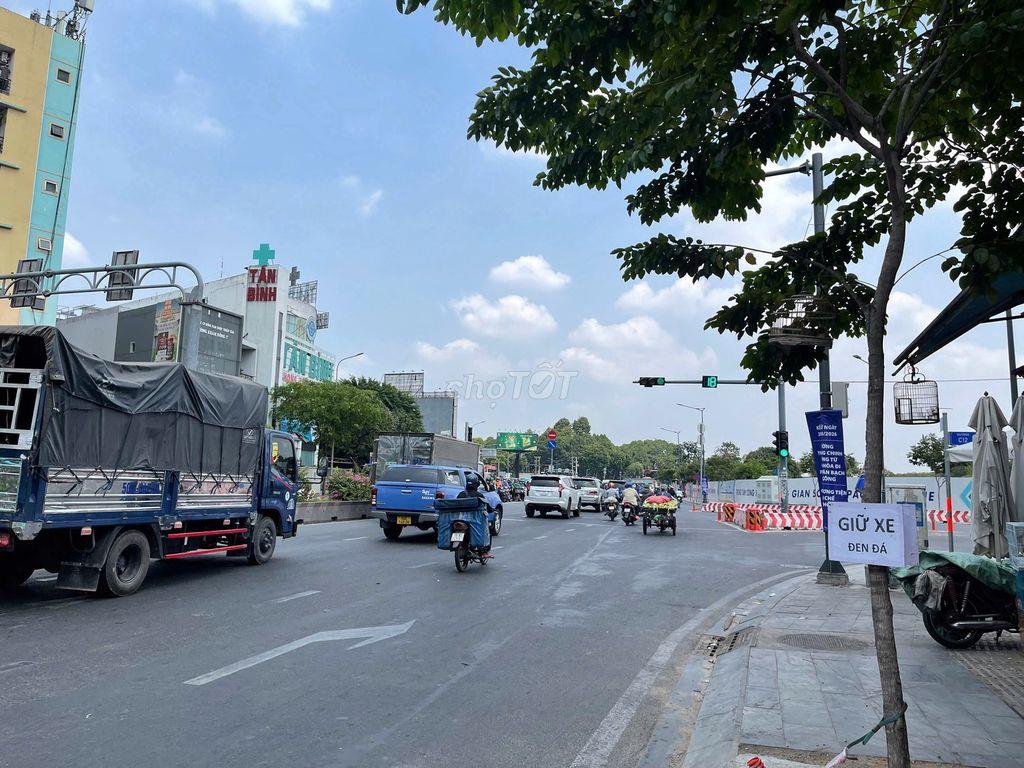  Góc 2 Mặt Tiền Đường Cộng Hòa Ngay Mũi Tàu Trường Chinh và Cộng Hòa.