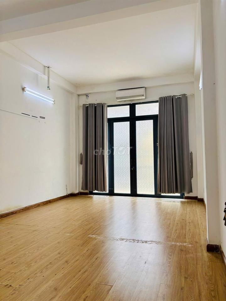 Cho thuê Văn Phòng rộng 36m2, mặt tiền đường Bàu Cát 6