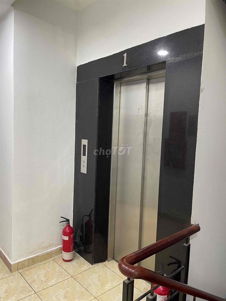 Văn phòng gần sân bay, còn 1 phòng 20m