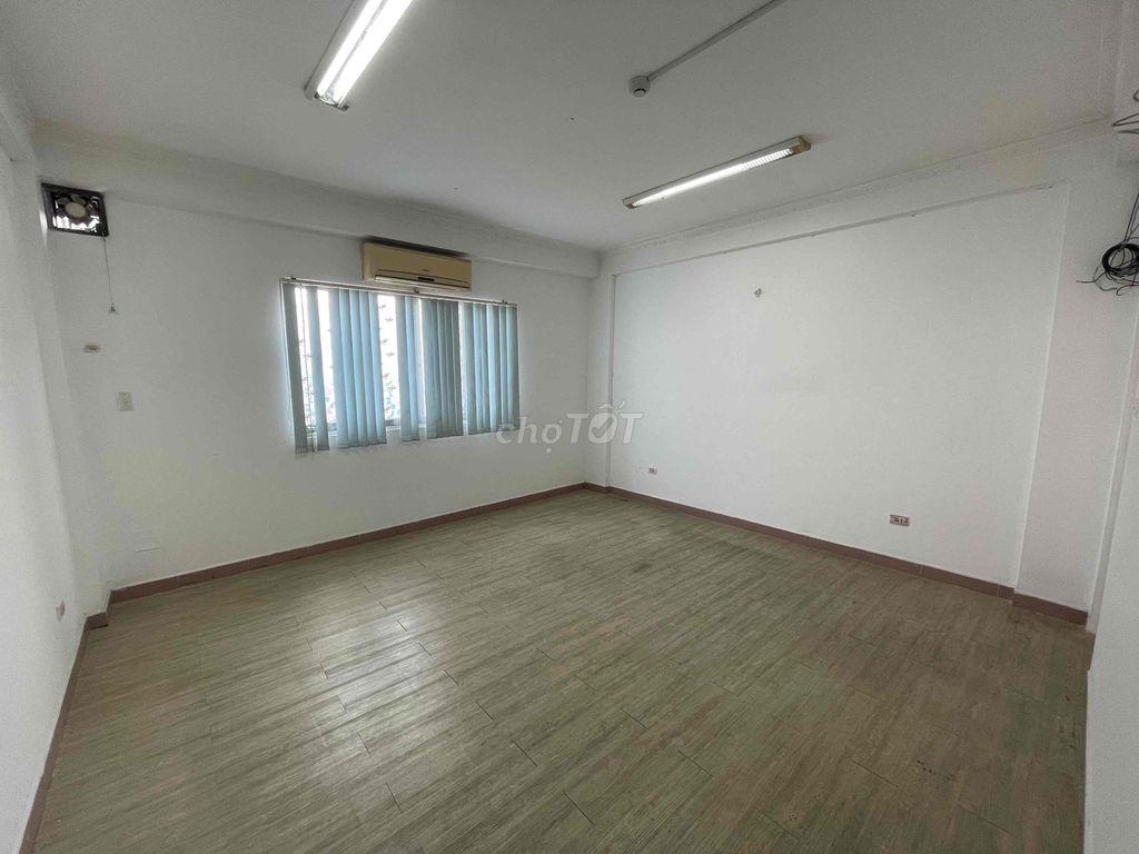 Văn phòng gần sân bay, còn 1 phòng 20m
