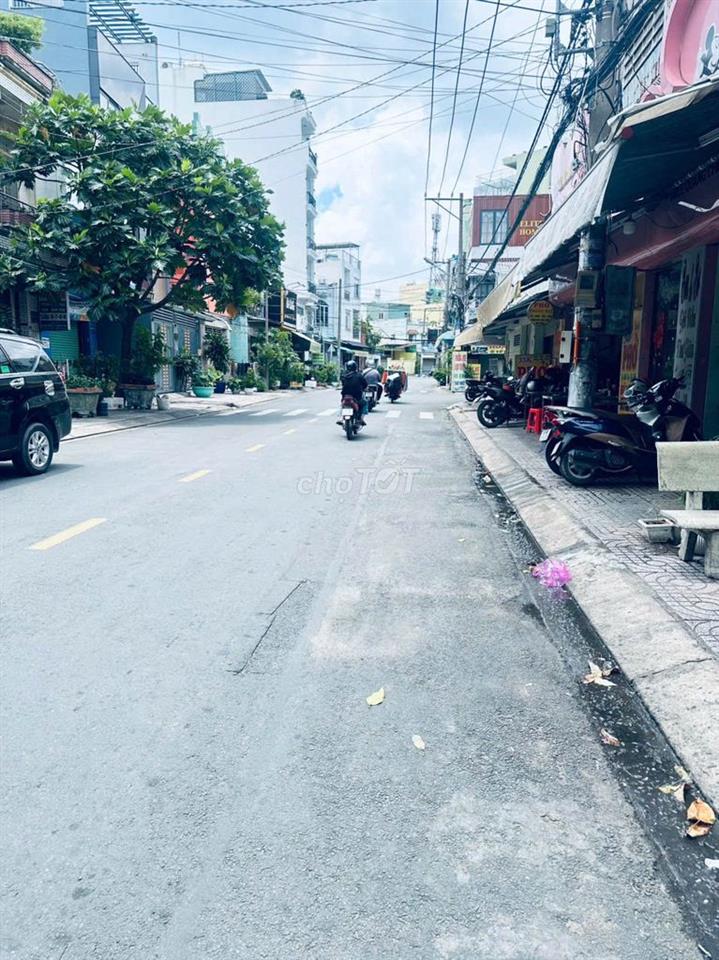 Cho Thuê Nhà MT Lê Quang Chiểu, 1 Trệt 1 Lầu, 6x7m, Giá 10tr/Th 