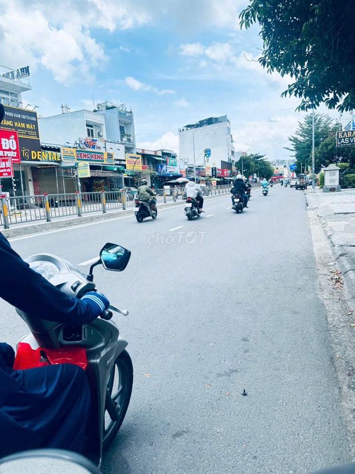 Cho Thuê  Nhà Mt Tây Thạnh, Trệt Trống Suốt, 4x8m, Giá 10TR/TH 