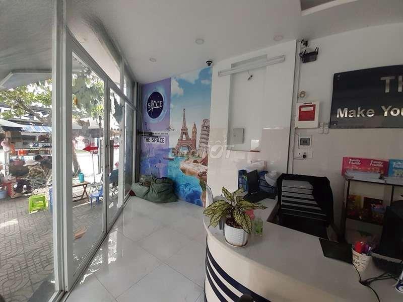 Cho thuê ngay mặt bằng góc 2MT Tân Hương, Tân Phú – Hướng Nam mát mẻ