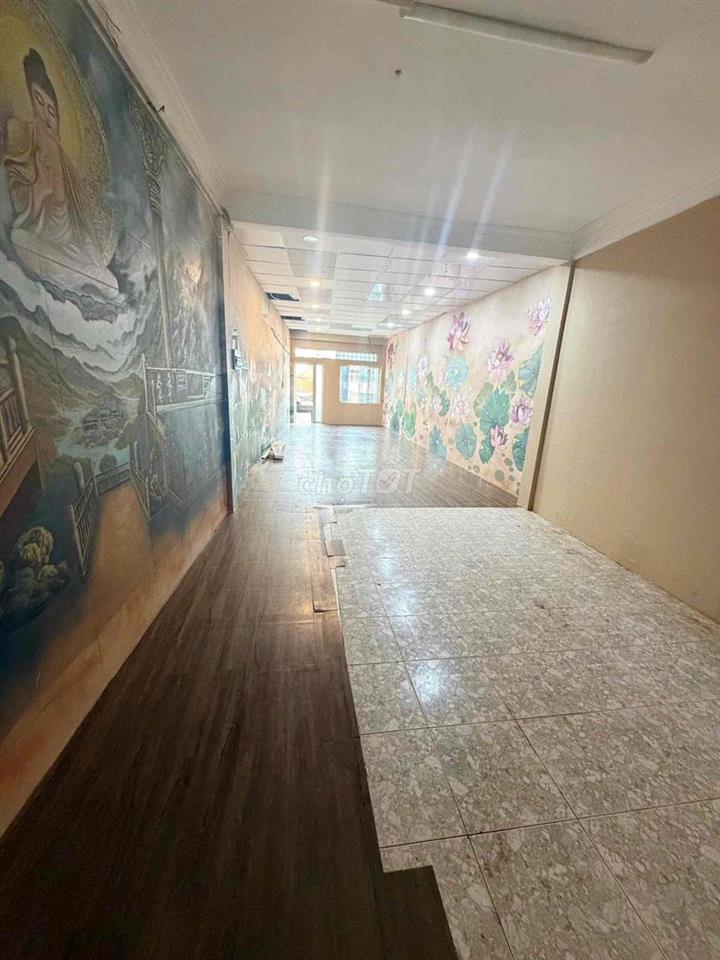 Mình pass lại mặt bằng kinh doanh mặt tiền cmt8