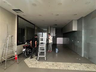 Mặt bằng mặt tiền đường Lạc Long Quân chiều ngang 4m, chiều dài 12m