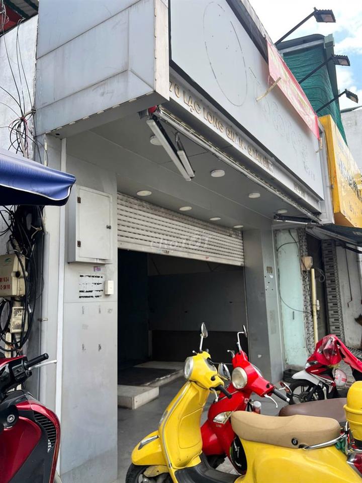 Mặt bằng mặt tiền đường Lạc Long Quân chiều ngang 4m, chiều dài 12m