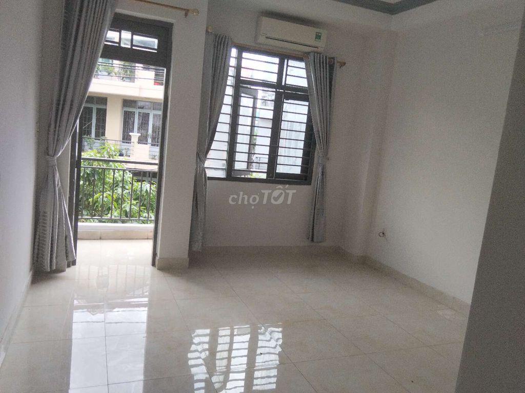 CHO THUÊ NHÀ NGUYÊN CĂN MẶT TIỀN GIẢI PHÓNG 1 TRỆT 4 LẦU, THANG MÁY