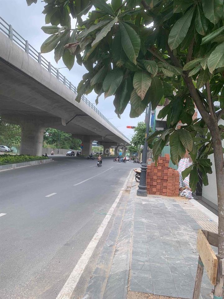 Bán lô đất 5x20 mặt tiền đường Trần Quốc Hoàn nối dài ( C12 củ