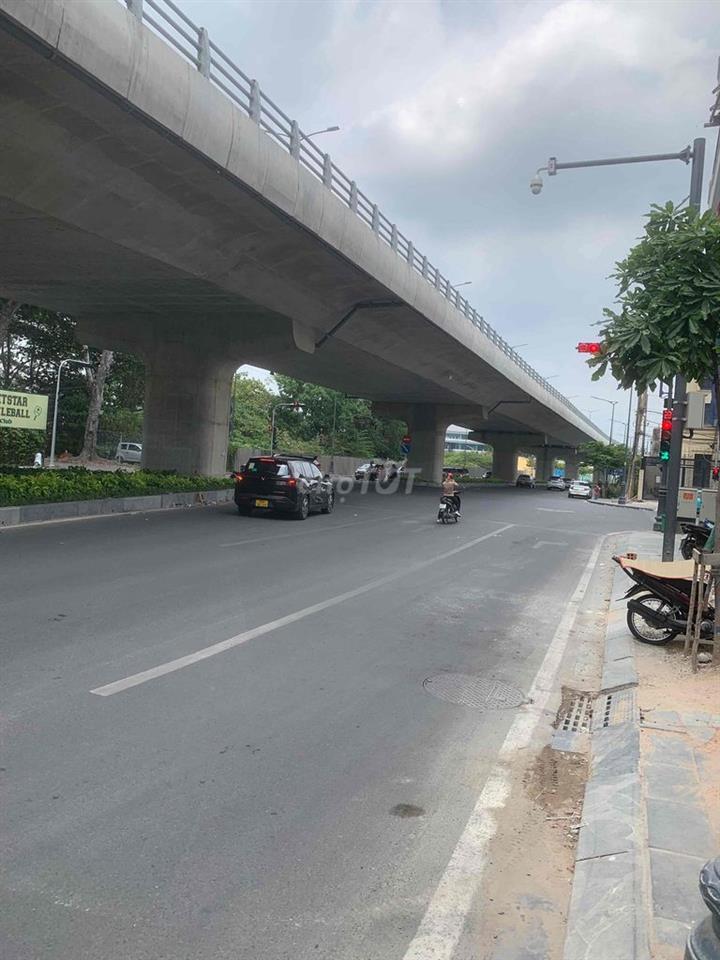 Bán lô đất 5x20 mặt tiền đường Trần Quốc Hoàn nối dài ( C12 củ
