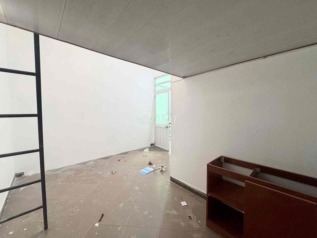DUPLEX PHÒNG RỘNG THOÁNG NGAY  THIÊN PHƯỚC - ĐH BÁCH KHOA - HUFLIT