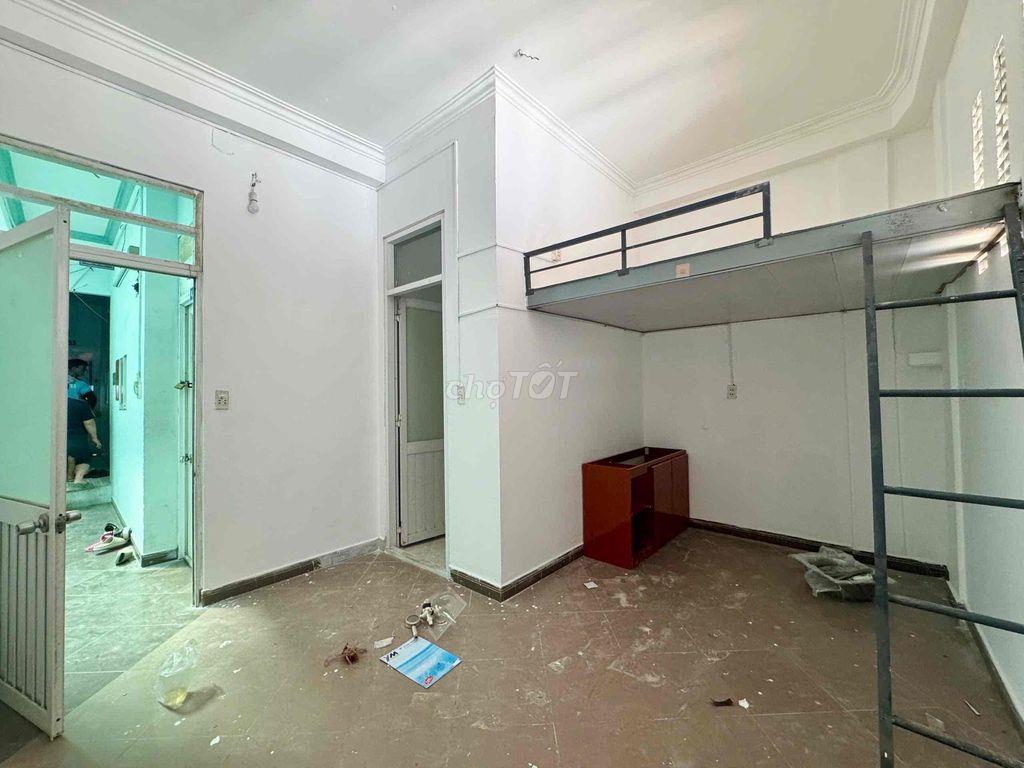 DUPLEX PHÒNG RỘNG THOÁNG NGAY  THIÊN PHƯỚC - ĐH BÁCH KHOA - HUFLIT
