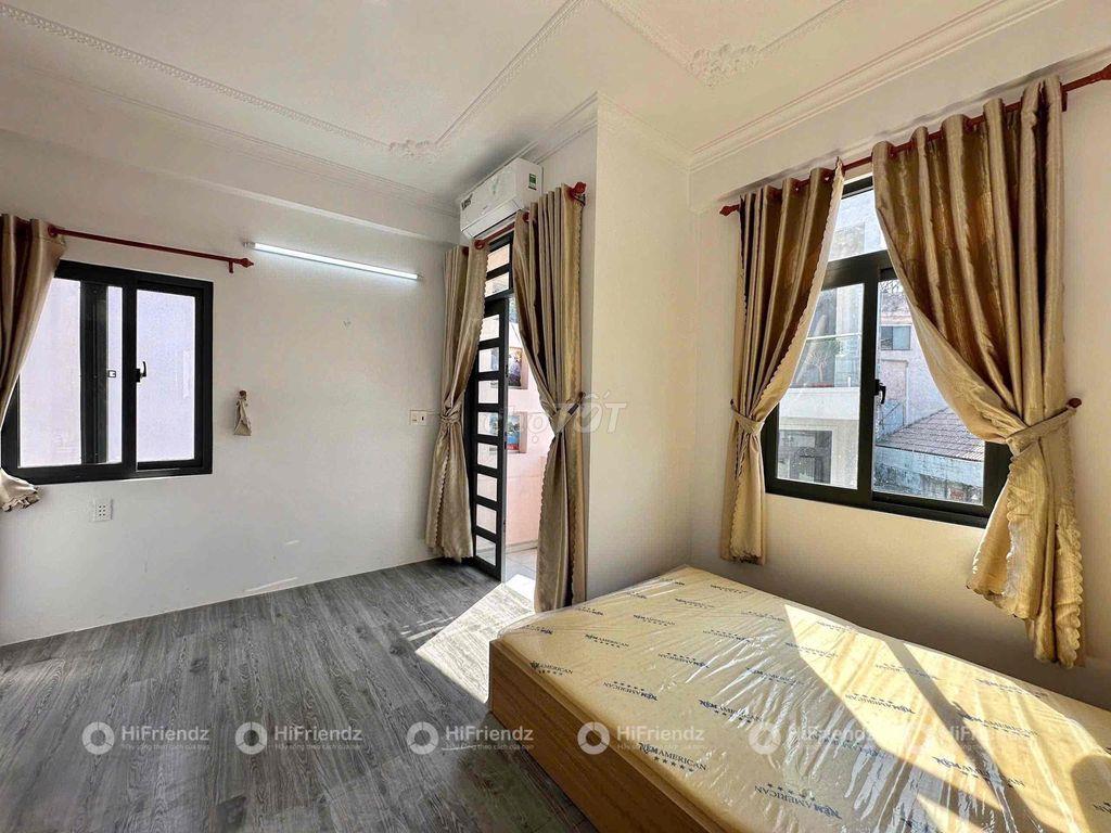 BAN CÔNG FULL NỘI THẤT TOẠ LẠC GIỮA VHU & HUIT