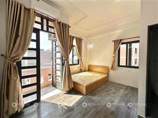 BAN CÔNG FULL NỘI THẤT TOẠ LẠC GIỮA VHU & HUIT