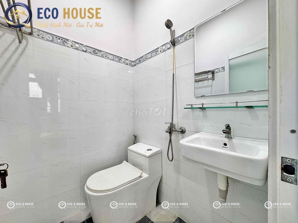 BAN CÔNG GẦN DH VHU & HUIT