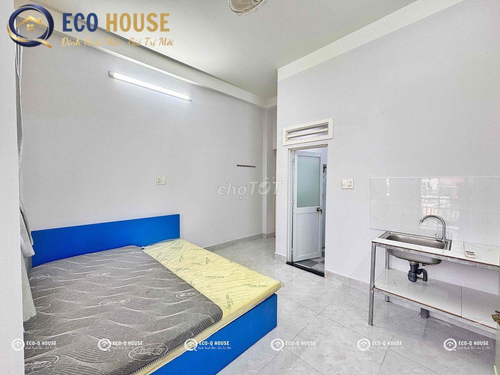 BAN CÔNG GẦN DH VHU & HUIT